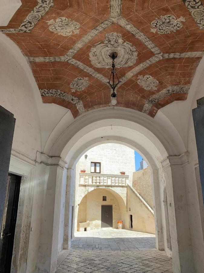Palazzo Moschettini Apartment มาร์ตาโน ภายนอก รูปภาพ