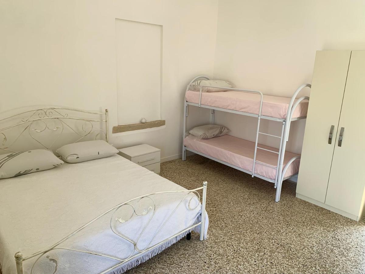 Palazzo Moschettini Apartment มาร์ตาโน ภายนอก รูปภาพ