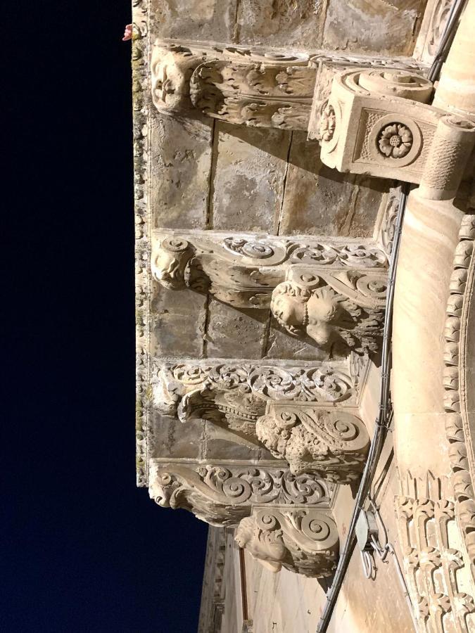 Palazzo Moschettini Apartment มาร์ตาโน ภายนอก รูปภาพ